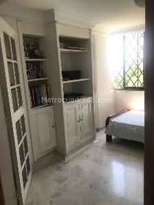 Apartamento de 3 alcobas en venta en Cristales Ii, Cali, 230 m² · foto 11 de 18