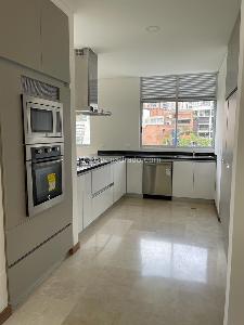 Apartamento de 3 alcobas en venta en Santa Rita, Cali, 218 m² · foto 8 de 16
