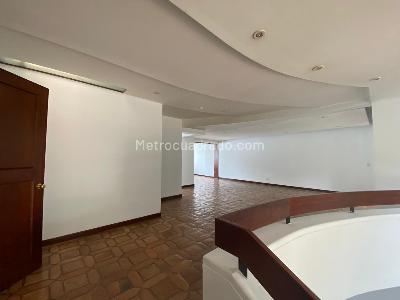 Apartamento de 4 alcobas en venta en Santa Rita, Cali, 400 m² · foto 3 de 19