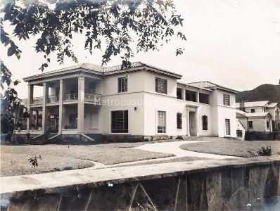 Casa de 5 alcobas en venta en Cali Normandia, Cali, 1336 m² · foto 1 de 15