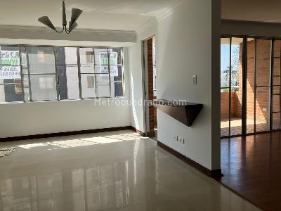 Apartamento de 3 alcobas en venta en Altos De Cristales, Cali, 140 m² · foto 2 de 20