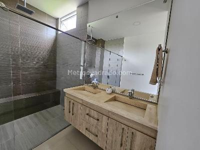 Casa de 4 alcobas en venta en Pance Av La Maria, Cali, 216 m² · foto 3 de 20