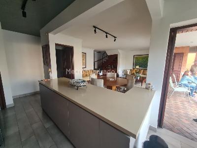 Apartamento de 3 alcobas en venta en Santa Rita, Cali, 190 m² · foto 18 de 20