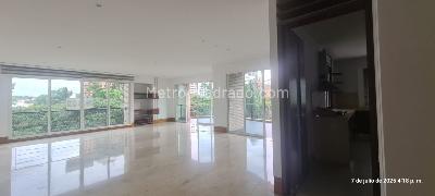 Apartamento de 3 alcobas en venta en Sector Altos De Normandia Bataclan, Cali, 300 m² · foto 4 de 16