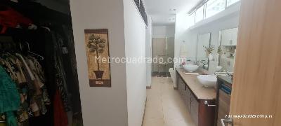 Apartamento de 3 alcobas en venta en Bellavista, Cali, 205 m² · foto 9 de 20
