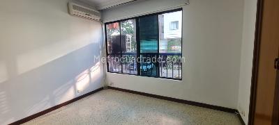 Apartamento de 1 alcoba en venta en Antejardin, Cali, 35 m² · foto 2 de 8
