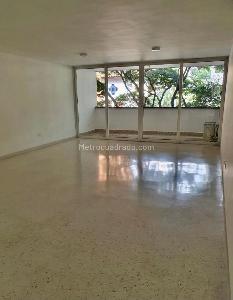 Apartamento en venta en Granada, Cali · foto 3 de 12