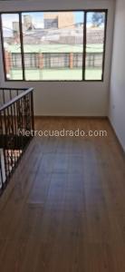 Casa de 5 alcobas en venta en Normandia I Sector, Bogotá, 256 m² · foto 2 de 16