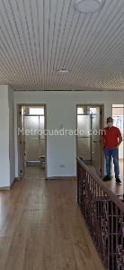 Casa de 5 alcobas en venta en Normandia I Sector, Bogotá, 256 m² · foto 3 de 16