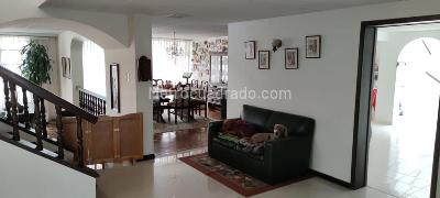 Casa de 5 alcobas en venta en Chico Navarra, Bogotá, 454 m² · foto 9 de 20