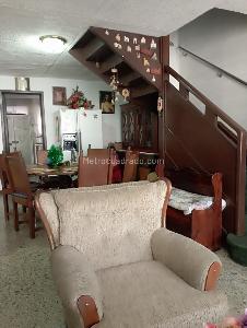 Casa de 4 alcobas en venta en San Miguel Norte, Bogotá, 380 m² · foto 9 de 13