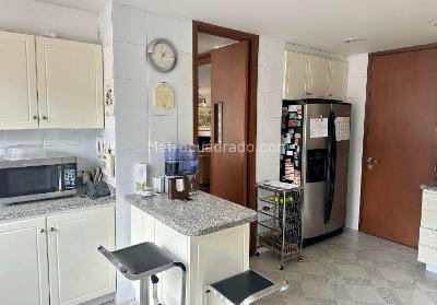 Apartamento en venta en Las Rosales, Bogotá · foto 6 de 18