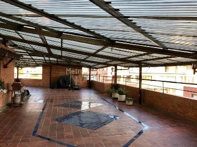 Apartamento de 5 alcobas en venta en La Carolina, Bogotá, 377 m² · foto 2 de 20