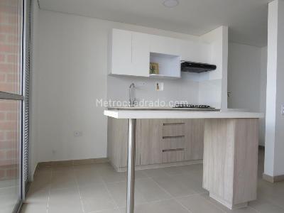 Apartamento de 2 alcobas en venta en Loma De San Jose, Sabaneta, 56 m² · foto 2 de 20
