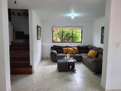 Casa de 5 alcobas en venta en La Castellana, Medellín, 362 m² · foto 3 de 20