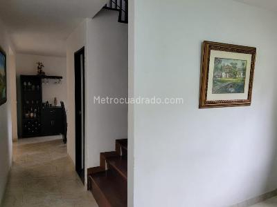 Casa de 5 alcobas en venta en La Castellana, Medellín, 362 m² · foto 6 de 20