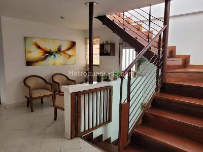Casa de 5 alcobas en venta en La Castellana, Medellín, 362 m² · foto 10 de 20