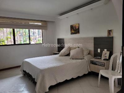 Casa de 5 alcobas en venta en La Castellana, Medellín, 362 m² · foto 11 de 20