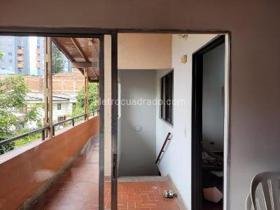 Casa de 5 alcobas en venta en La Castellana, Medellín, 362 m² · foto 13 de 20