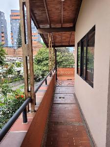 Casa de 5 alcobas en venta en La Castellana, Medellín, 362 m² · foto 15 de 20