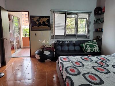 Casa de 5 alcobas en venta en La Castellana, Medellín, 362 m² · foto 18 de 20