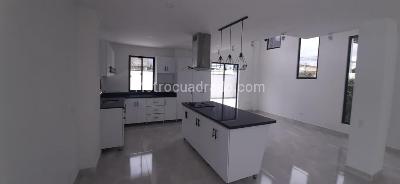 Casa de 4 alcobas en venta en Rionegro, Rionegro, 300 m² · foto 2 de 10