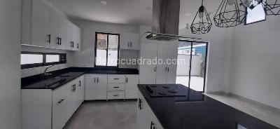 Casa de 4 alcobas en venta en Rionegro, Rionegro, 300 m² · foto 3 de 10