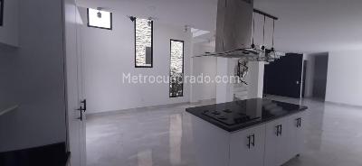 Casa de 4 alcobas en venta en Rionegro, Rionegro, 300 m² · foto 4 de 10