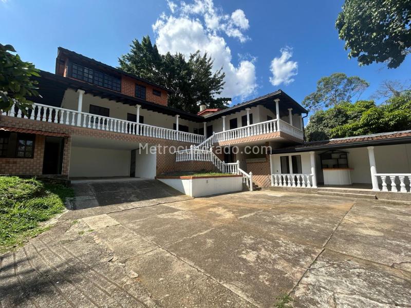 Imponente Casa Campestre en Robledo - 4