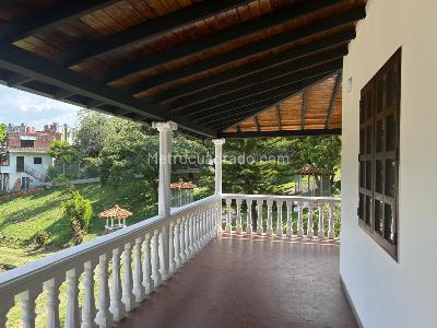 Casa de 5 alcobas en arriendo en Robledo, Medellín · foto 18 de 20