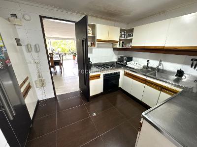 Apartamento de 4 alcobas en venta en San Lucas, Medellín, 145 m² · foto 2 de 11