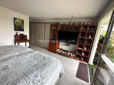 Apartamento de 4 alcobas en venta en San Lucas, Medellín, 145 m² · foto 6 de 11