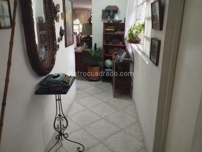 Casa de 5 alcobas en venta en Laureles, Medellín, 156 m² · foto 7 de 16