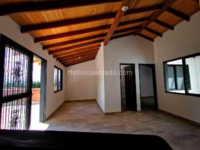 Casa de 4 alcobas en venta en Sector 4 Esquinas, Rionegro, 130 m² · foto 3 de 8