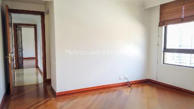 Apartamento de 4 alcobas en venta en Los Naranjos, Medellín, 425 m² · foto 9 de 10