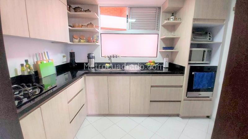 Penthouse 4BR Apartment in Quiet El Poblado - 6