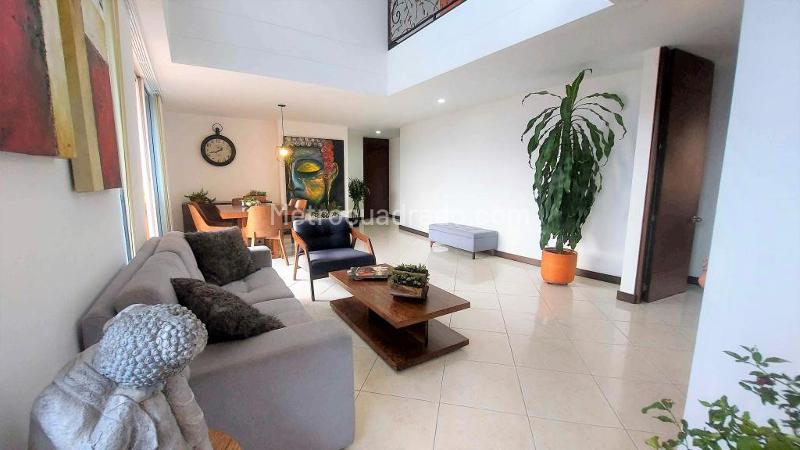 Penthouse 4BR Apartment in Quiet El Poblado - 8