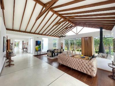 Casa de 5 alcobas en arriendo en Parcelacion La Selva, Rionegro, 300 m² · foto 2 de 20