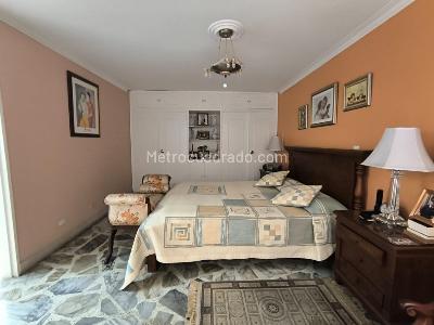 Apartamento de 3 alcobas en venta en Laureles, Medellín, 203 m² · foto 11 de 20