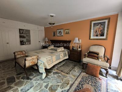 Apartamento de 3 alcobas en venta en Laureles, Medellín, 203 m² · foto 13 de 20