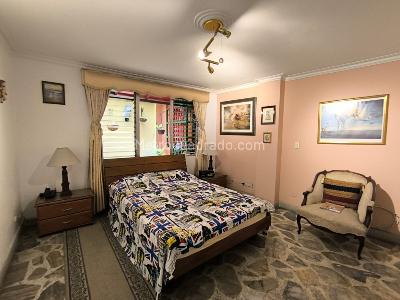 Apartamento de 3 alcobas en venta en Laureles, Medellín, 203 m² · foto 14 de 20