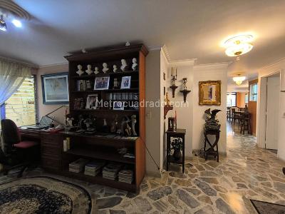 Apartamento de 3 alcobas en venta en Laureles, Medellín, 203 m² · foto 17 de 20