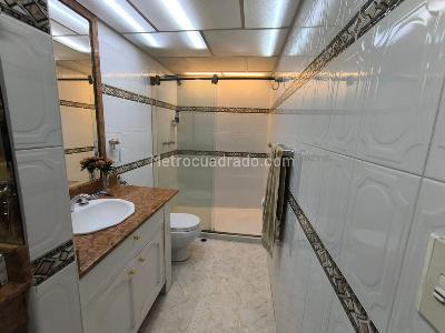 Apartamento de 3 alcobas en venta en Laureles, Medellín, 203 m² · foto 20 de 20