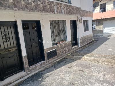 Casa de 3 alcobas en venta en Calasanz, Medellín, 105 m² · foto 2 de 16