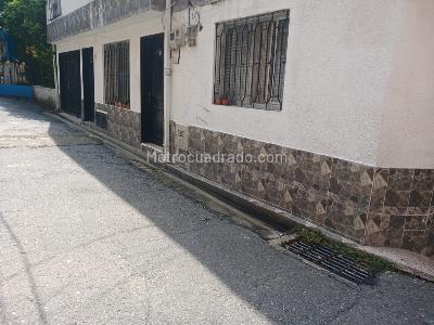 Casa de 3 alcobas en venta en Calasanz, Medellín, 105 m² · foto 4 de 16