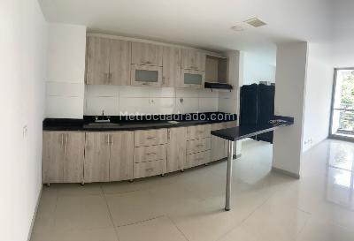Apartamento de 3 alcobas en venta en Florida Nueva, Medellín, 147 m² · foto 4 de 10