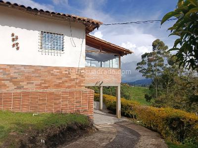 Casa de 4 alcobas en venta en San Felix, Medellín · foto 3 de 12