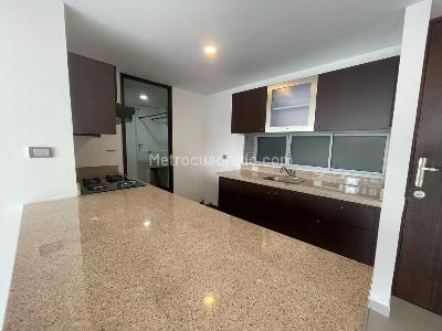 Apartamento en arriendo en Patio Bonito, Medellín · foto 4 de 15