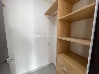 Apartamento en arriendo en Patio Bonito, Medellín · foto 9 de 15