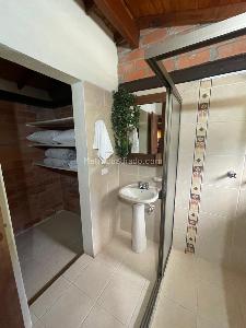 Casa de 4 alcobas en venta en Maria Auxiliadora, Sabaneta, 300 m² · foto 13 de 15
